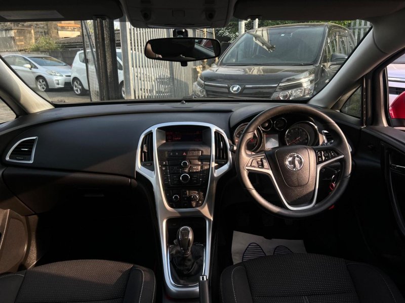 VAUXHALL ASTRA
