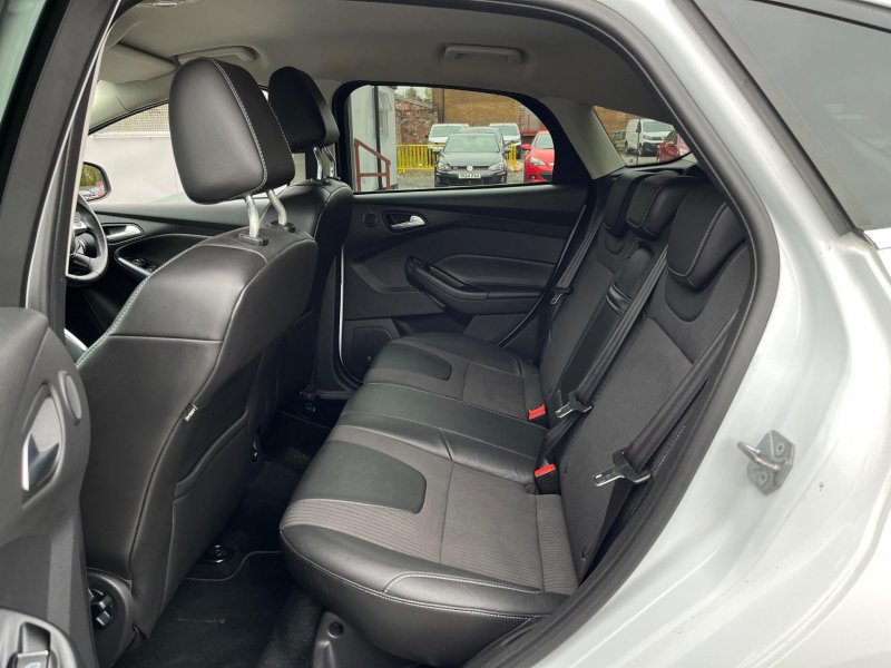 FORD FOCUS
