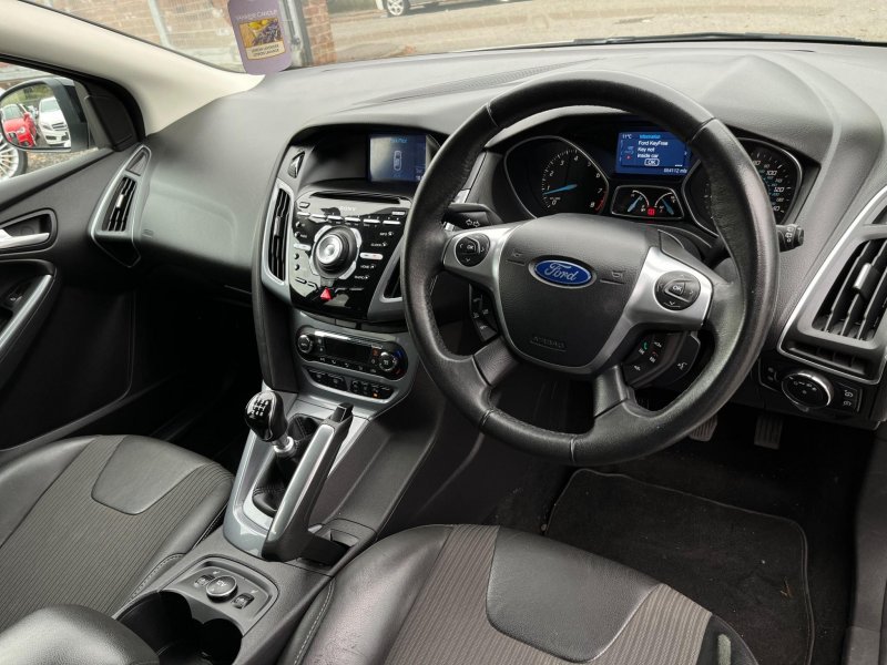 FORD FOCUS