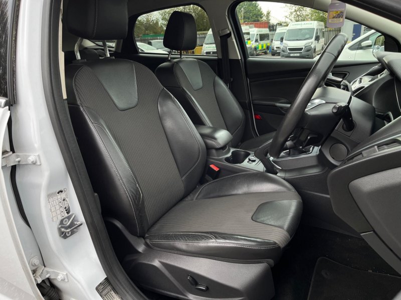 FORD FOCUS