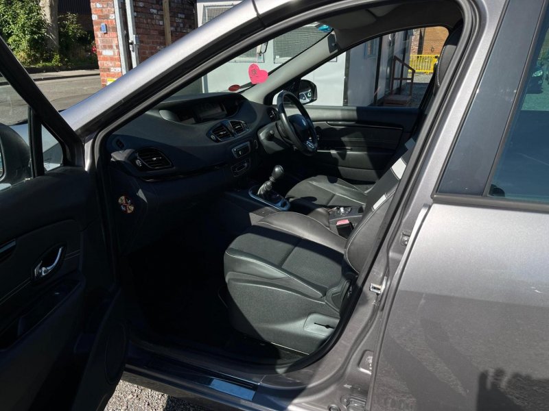 RENAULT SCENIC