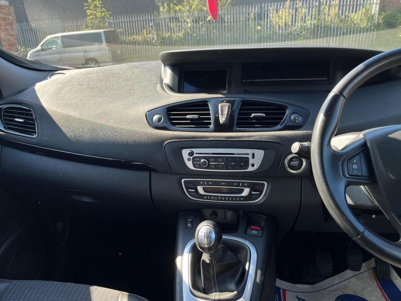 RENAULT SCENIC