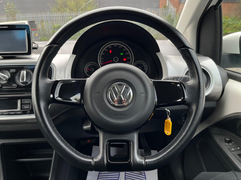 VOLKSWAGEN UP