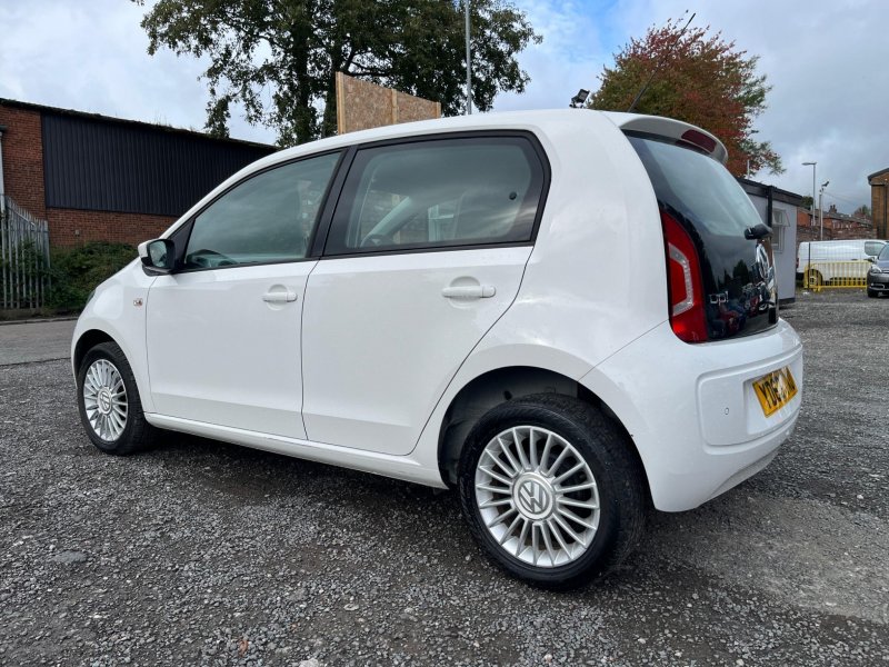 VOLKSWAGEN UP