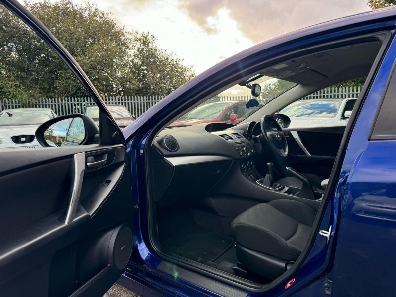 MAZDA MAZDA3