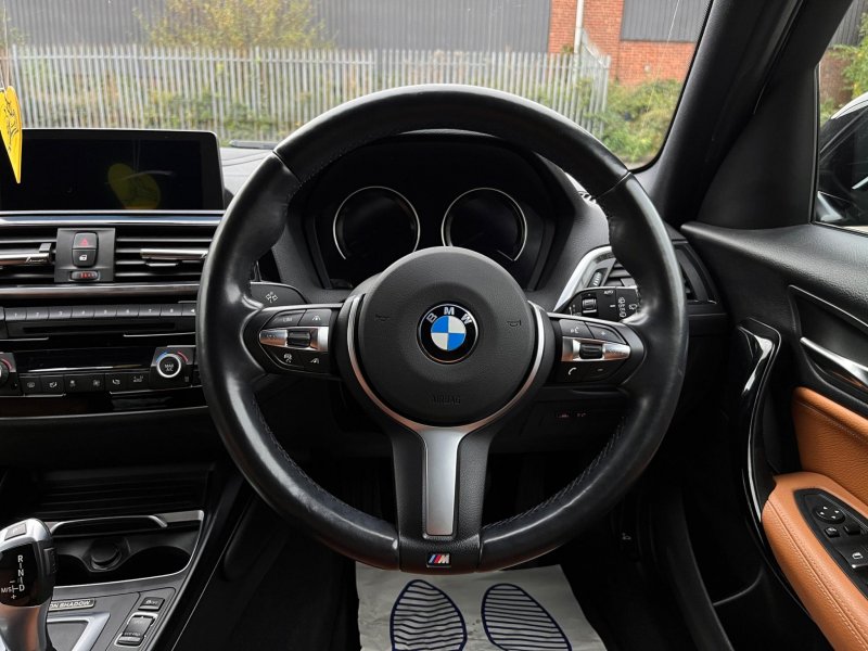 BMW 1 SERIES