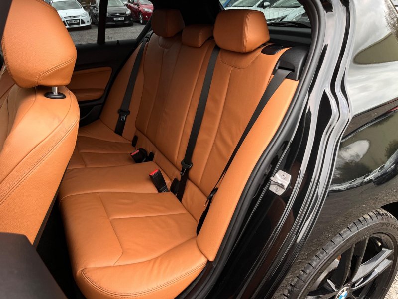 BMW 1 SERIES