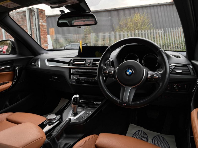 BMW 1 SERIES