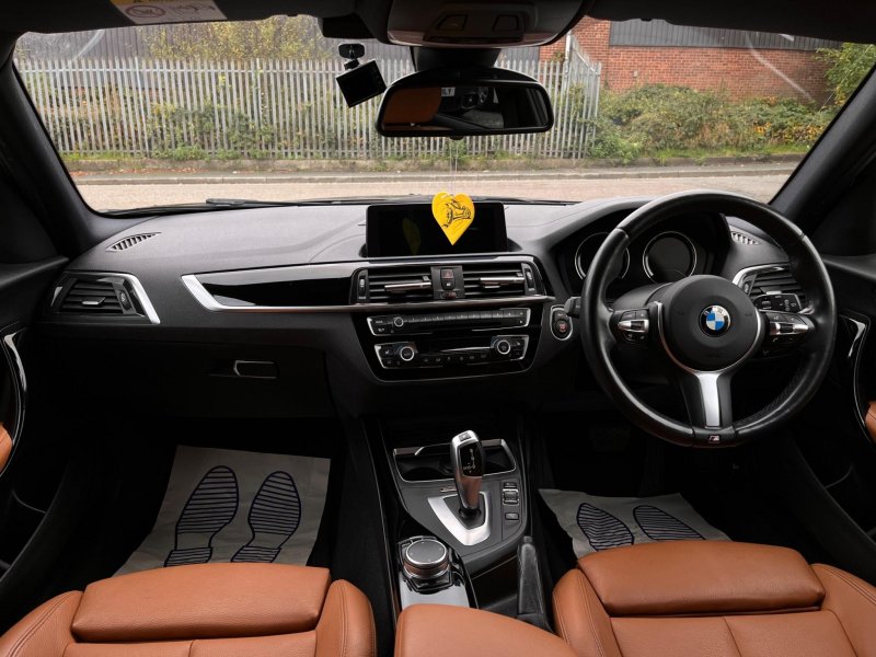 BMW 1 SERIES