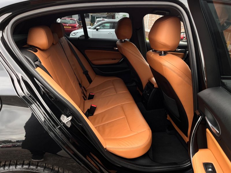 BMW 1 SERIES