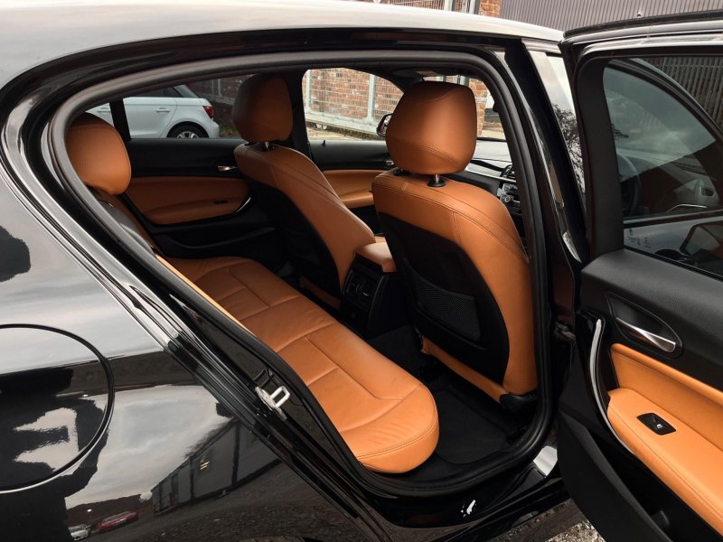 BMW 1 SERIES