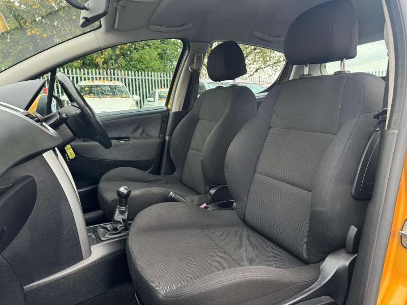PEUGEOT 207