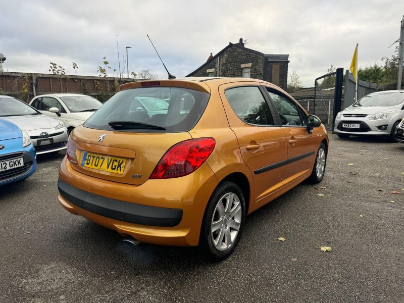 PEUGEOT 207