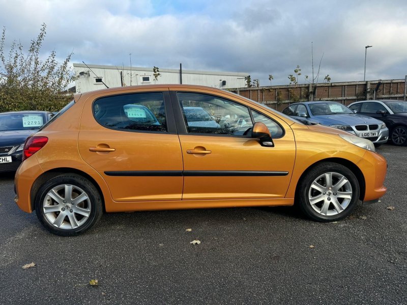 PEUGEOT 207