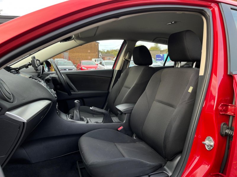 MAZDA MAZDA3