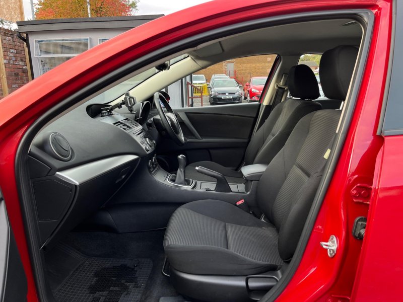 MAZDA MAZDA3