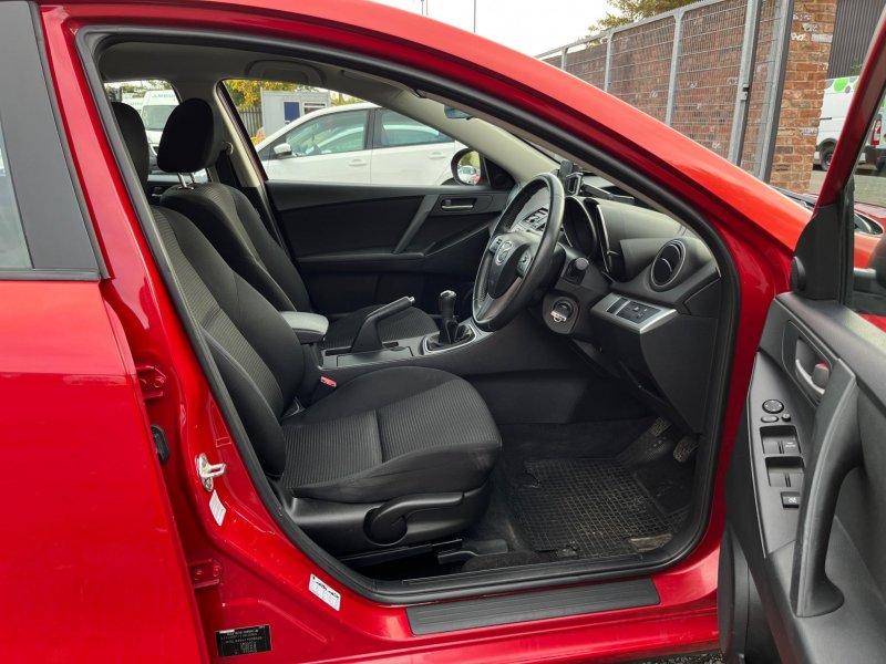 MAZDA MAZDA3