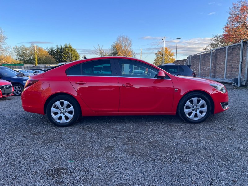 VAUXHALL INSIGNIA