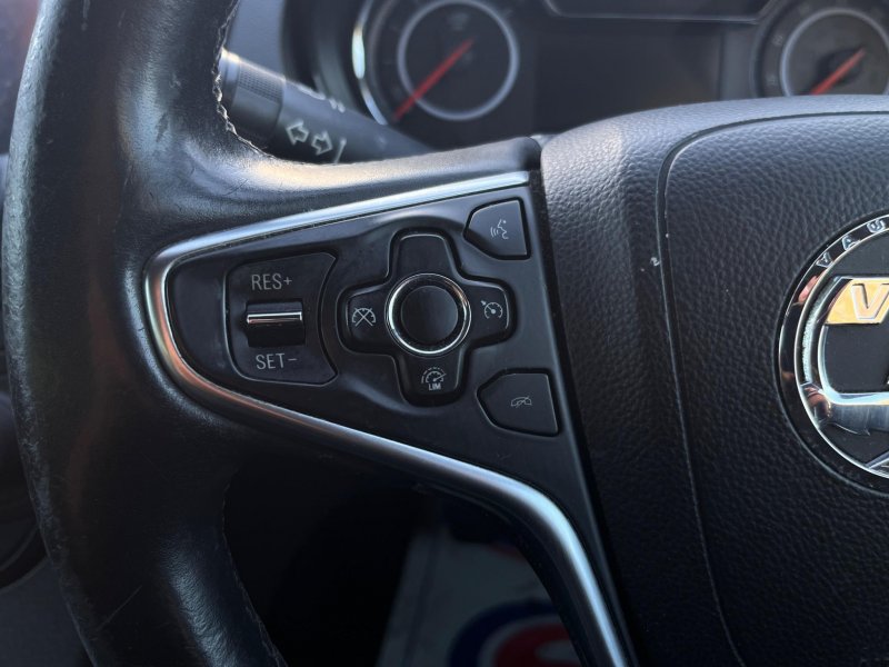 VAUXHALL INSIGNIA