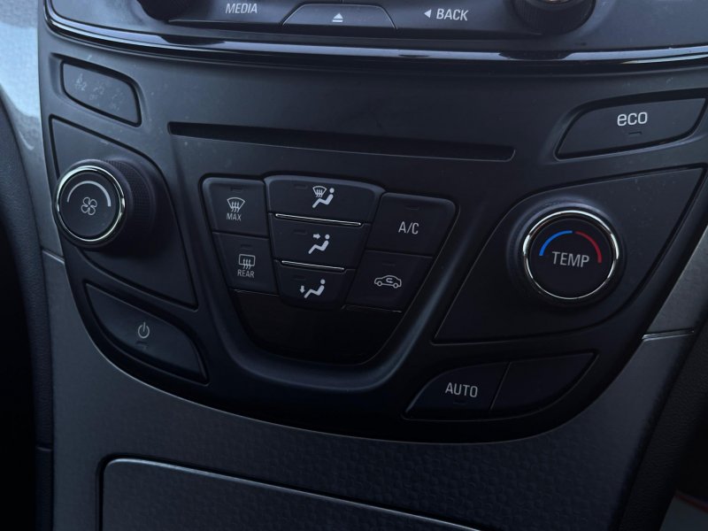 VAUXHALL INSIGNIA