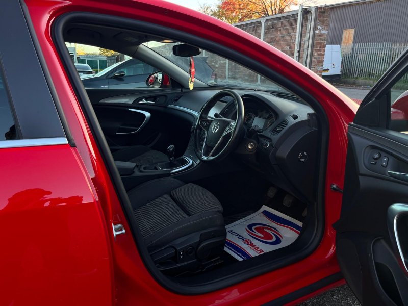 VAUXHALL INSIGNIA