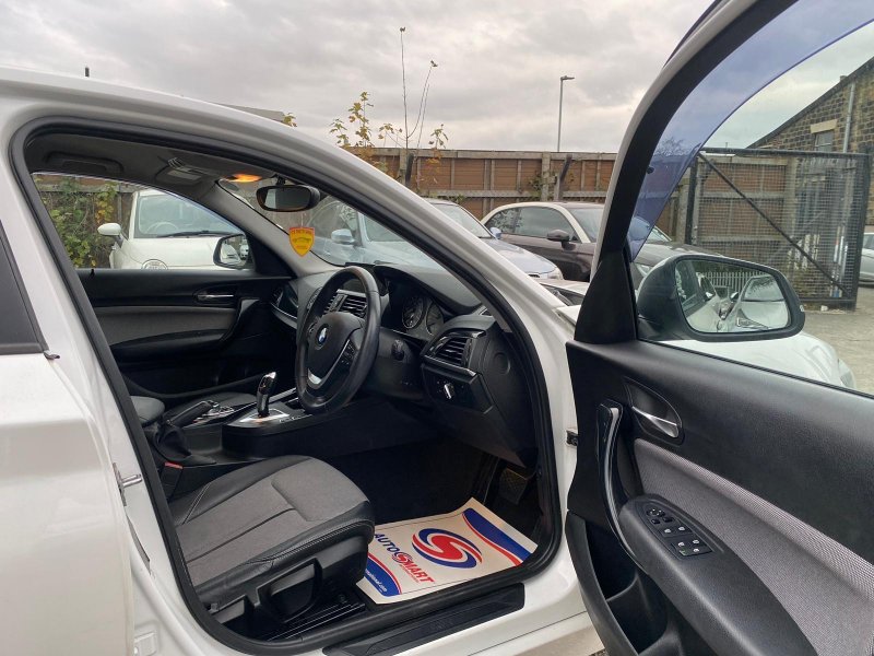 BMW 1 SERIES