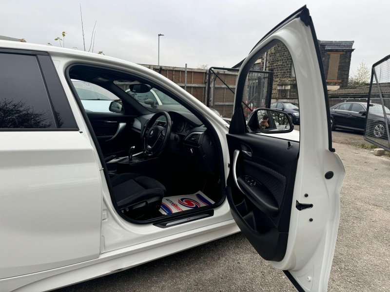 BMW 1 SERIES