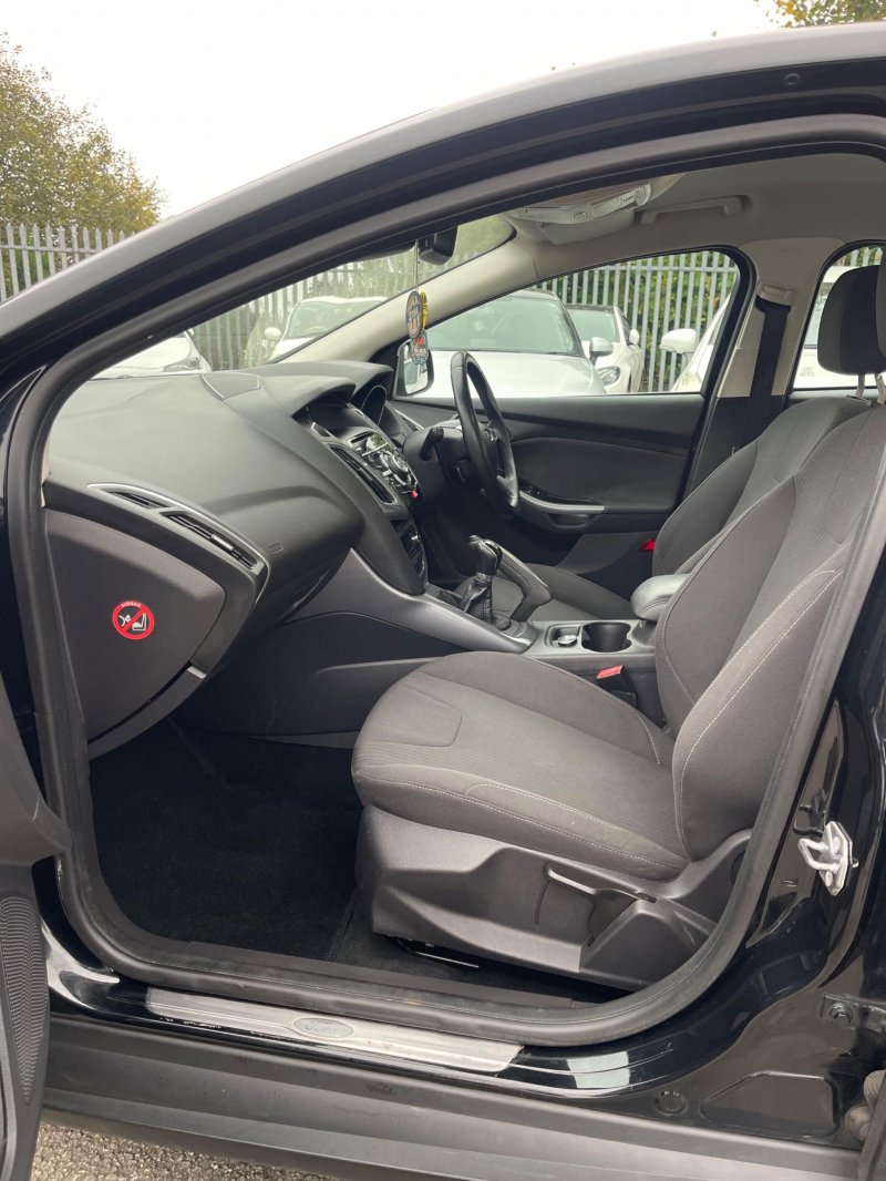 FORD FOCUS