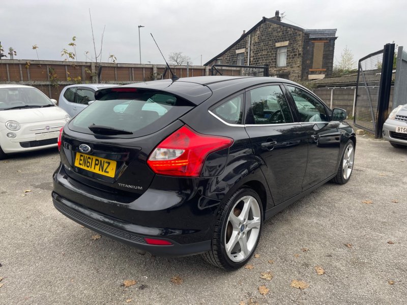 FORD FOCUS