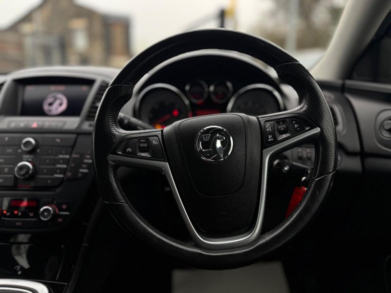 VAUXHALL INSIGNIA
