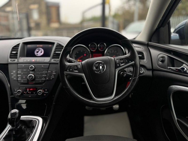 VAUXHALL INSIGNIA