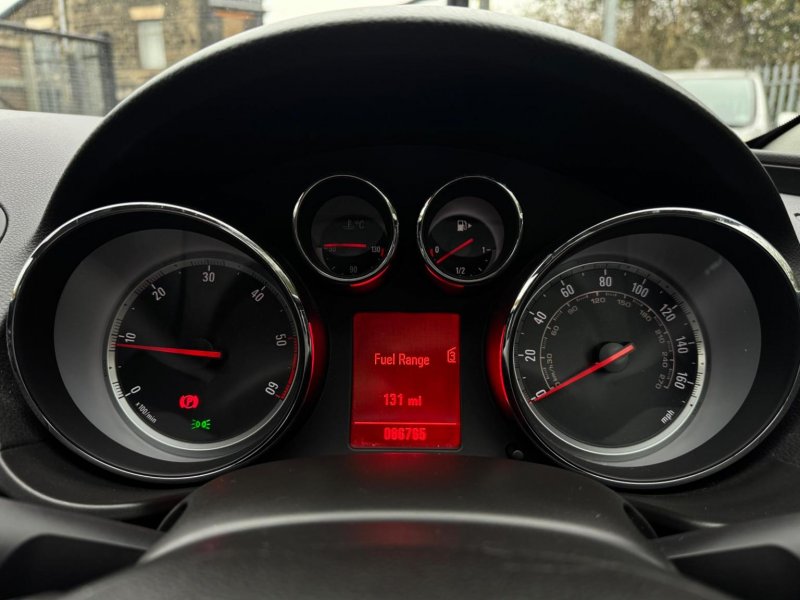 VAUXHALL INSIGNIA