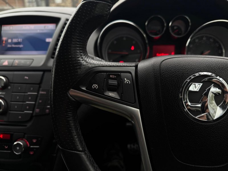 VAUXHALL INSIGNIA
