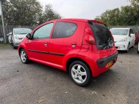 PEUGEOT 107