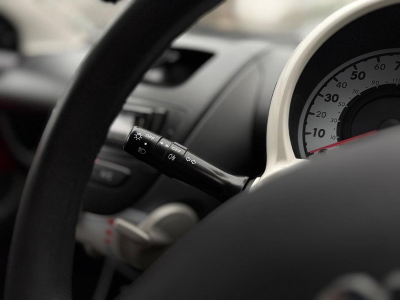 PEUGEOT 107