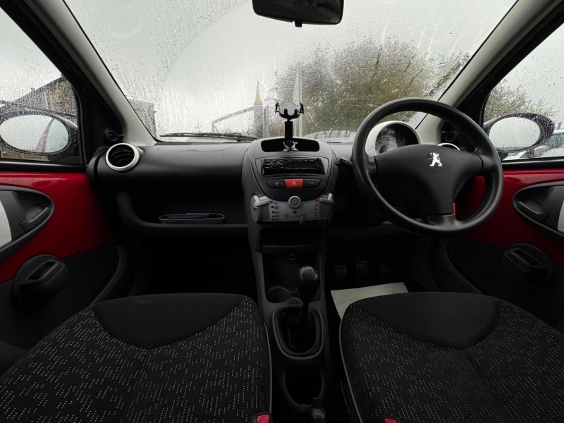 PEUGEOT 107