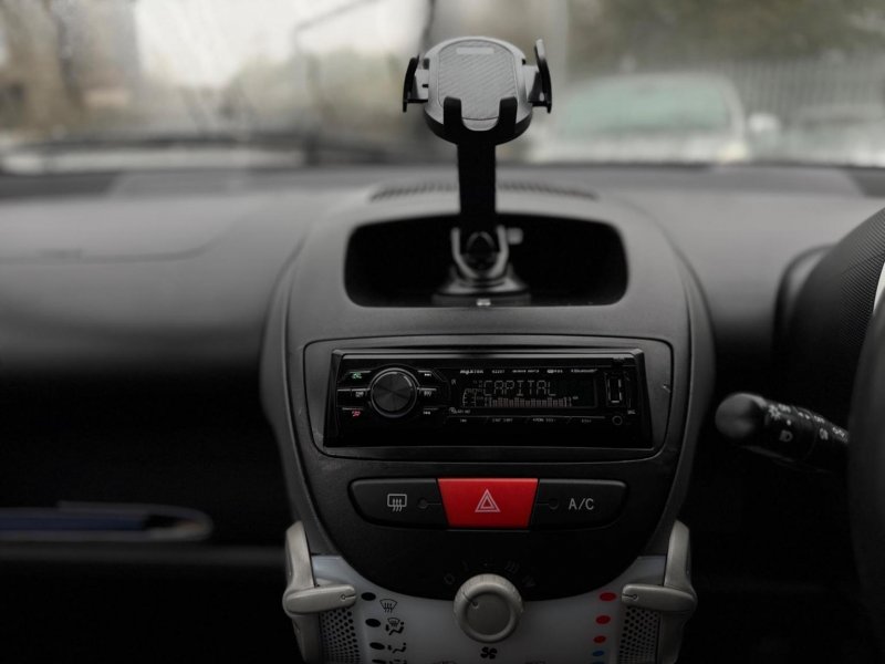 PEUGEOT 107