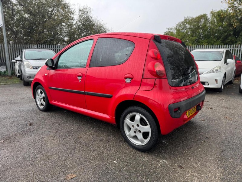 PEUGEOT 107
