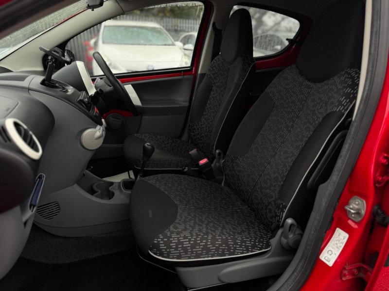 PEUGEOT 107