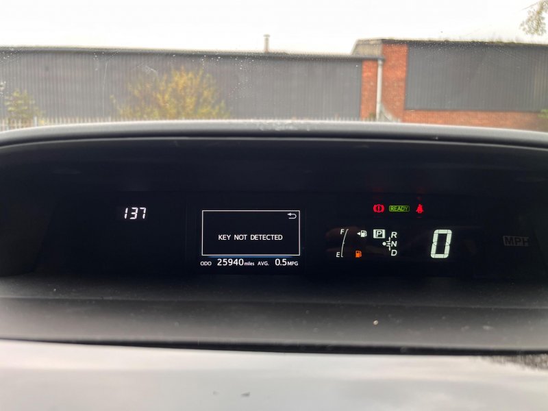 TOYOTA PRIUS+