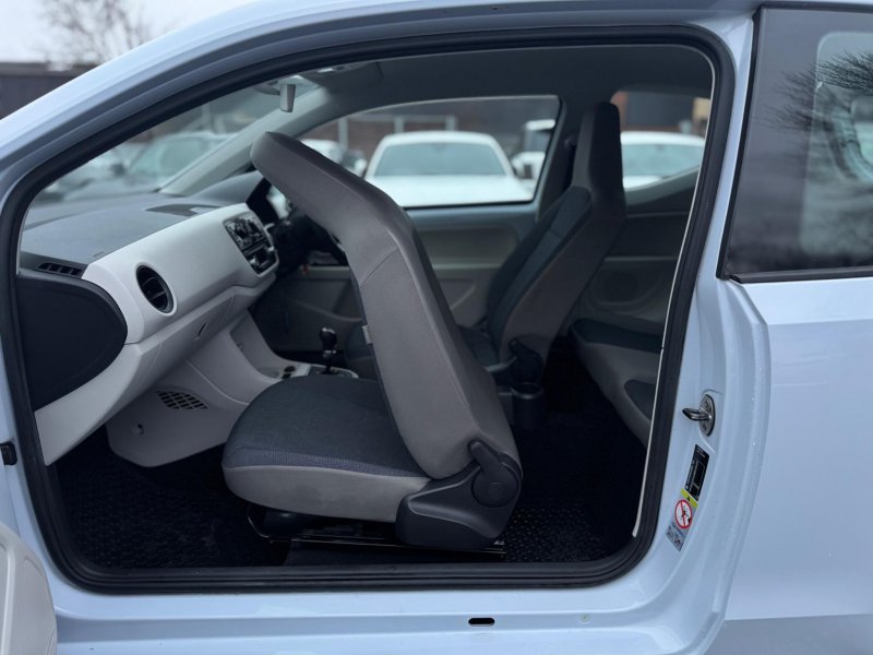 VOLKSWAGEN UP