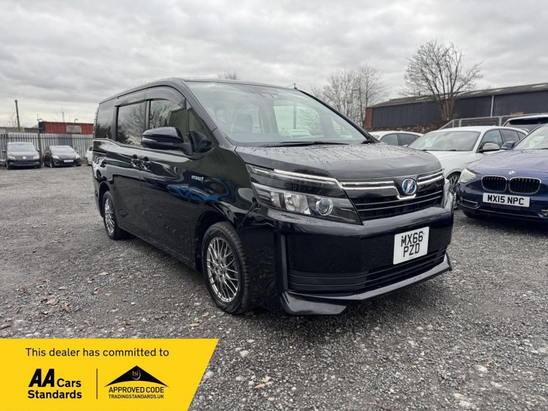 TOYOTA VOXY
