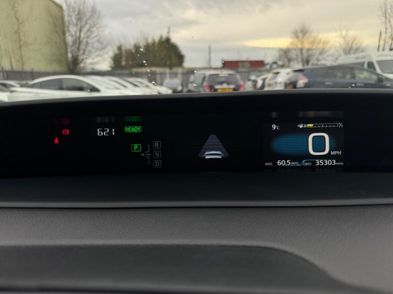 TOYOTA PRIUS