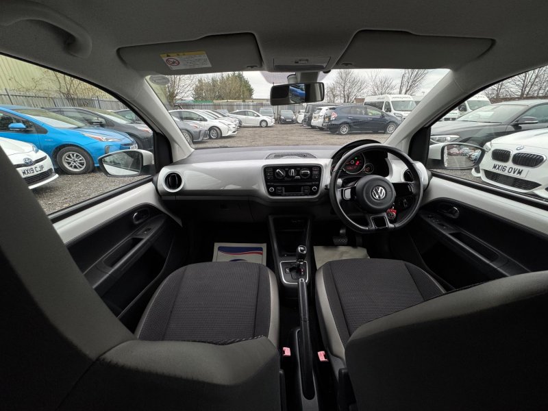 VOLKSWAGEN UP
