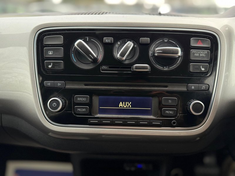 VOLKSWAGEN UP