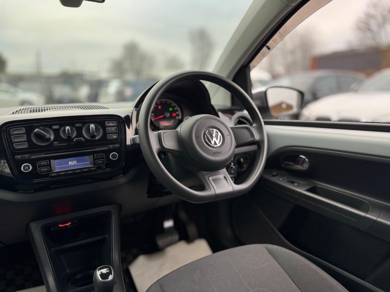 VOLKSWAGEN UP