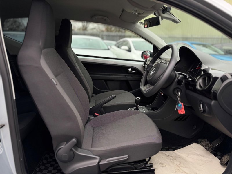 VOLKSWAGEN UP