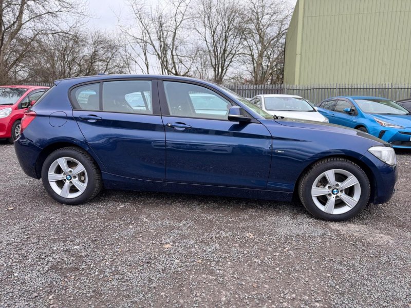 BMW 1 SERIES
