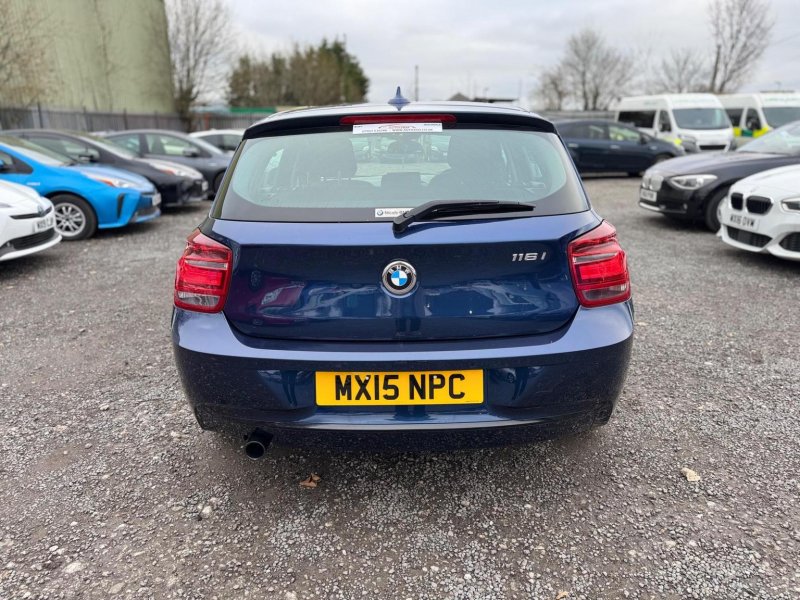 BMW 1 SERIES