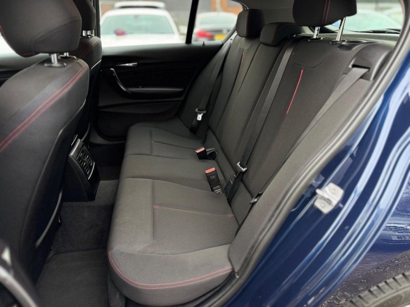 BMW 1 SERIES